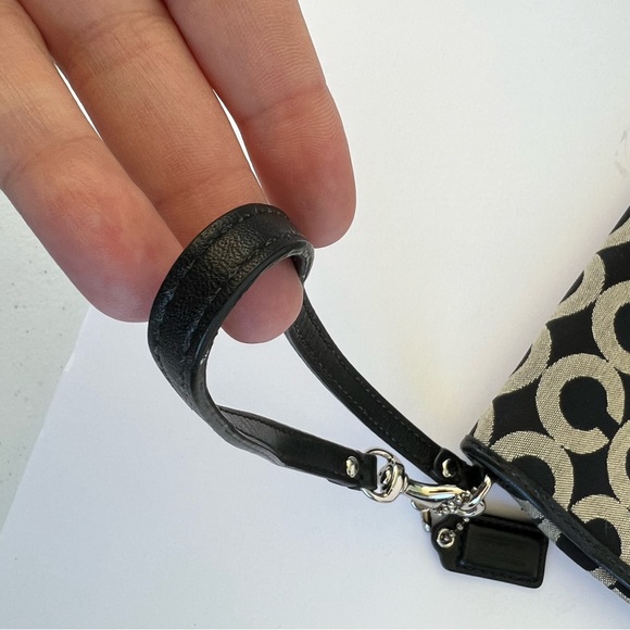 Coach wristlet - Picture 3 of 6